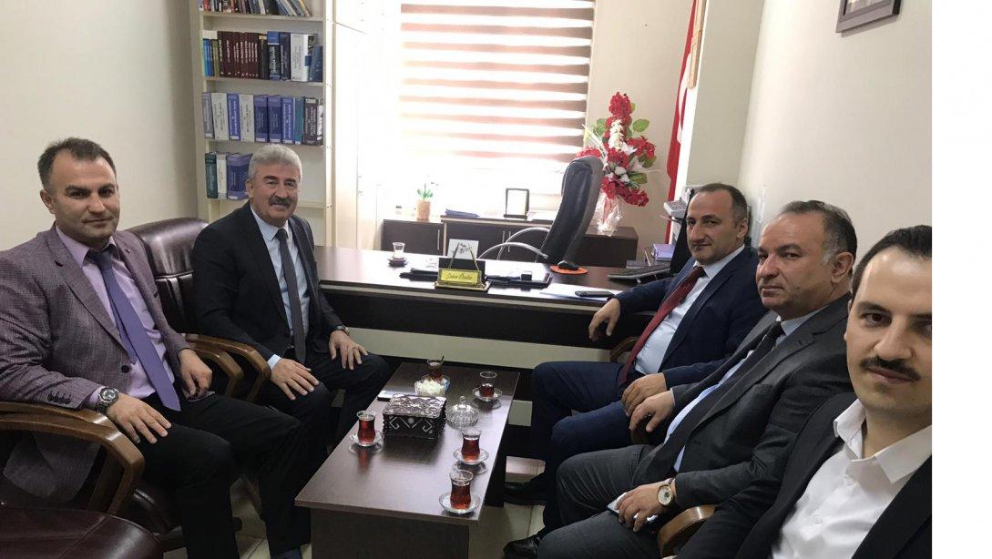 Belediye Başkanımız sayın Osman EPSİLELİ ile Gençlik ve Spor Müdürümüz Ahmet UYSAL Müdürlüğümüze ziyarette bulundular